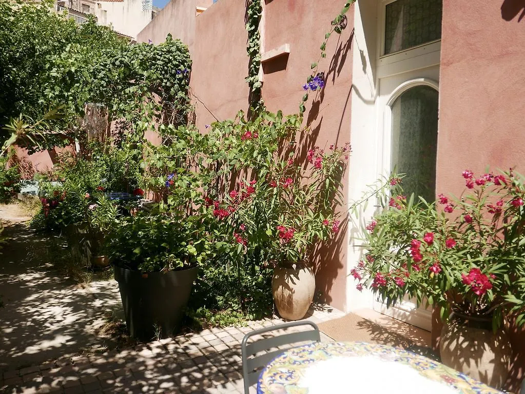 Bnb Jardin Vieux Port Panier Apartment Marseille Guest house